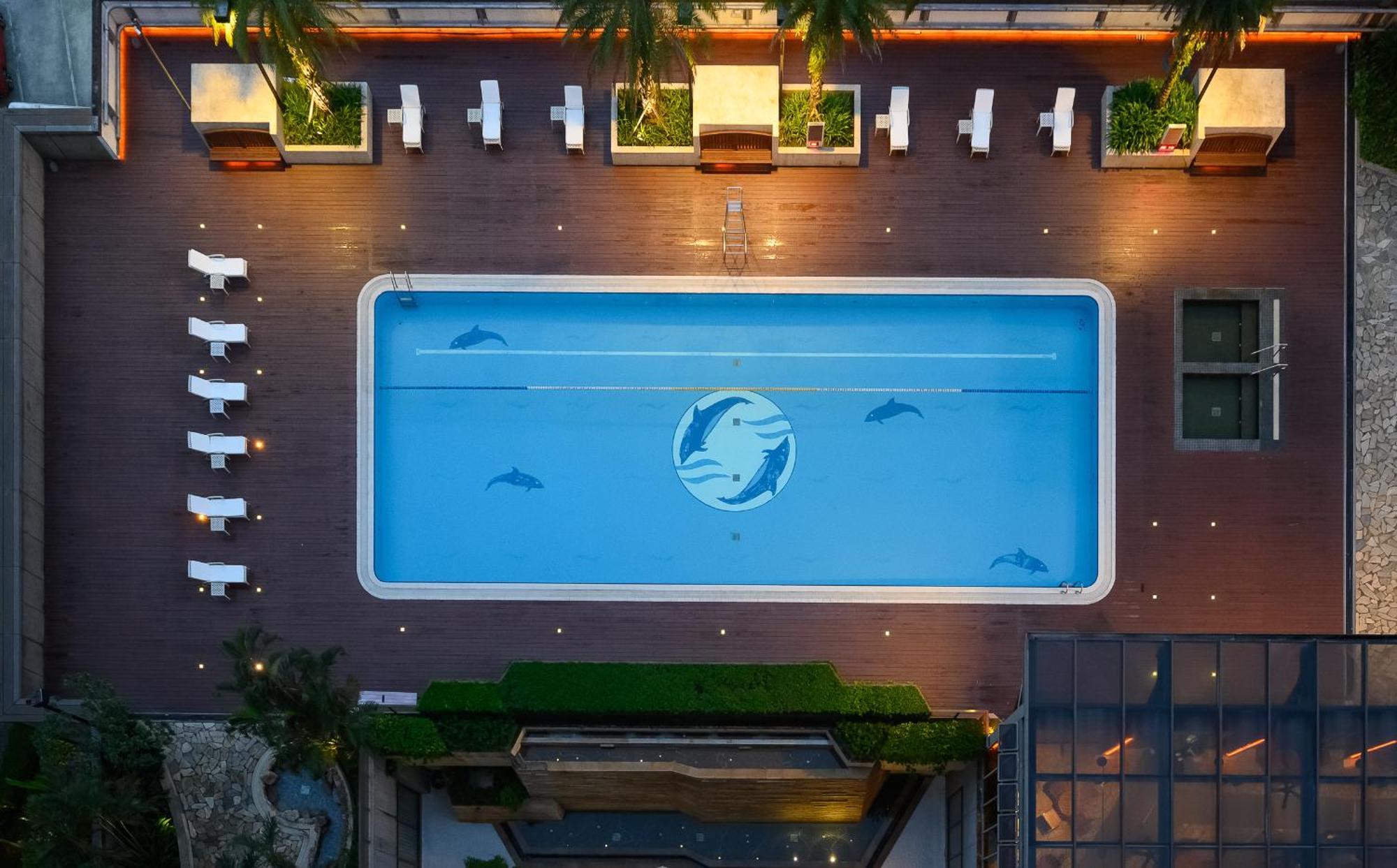 Evergreen Resort Hotel - Jiaosi Jiaoxi Exterior foto The pool at the Dolphinarium