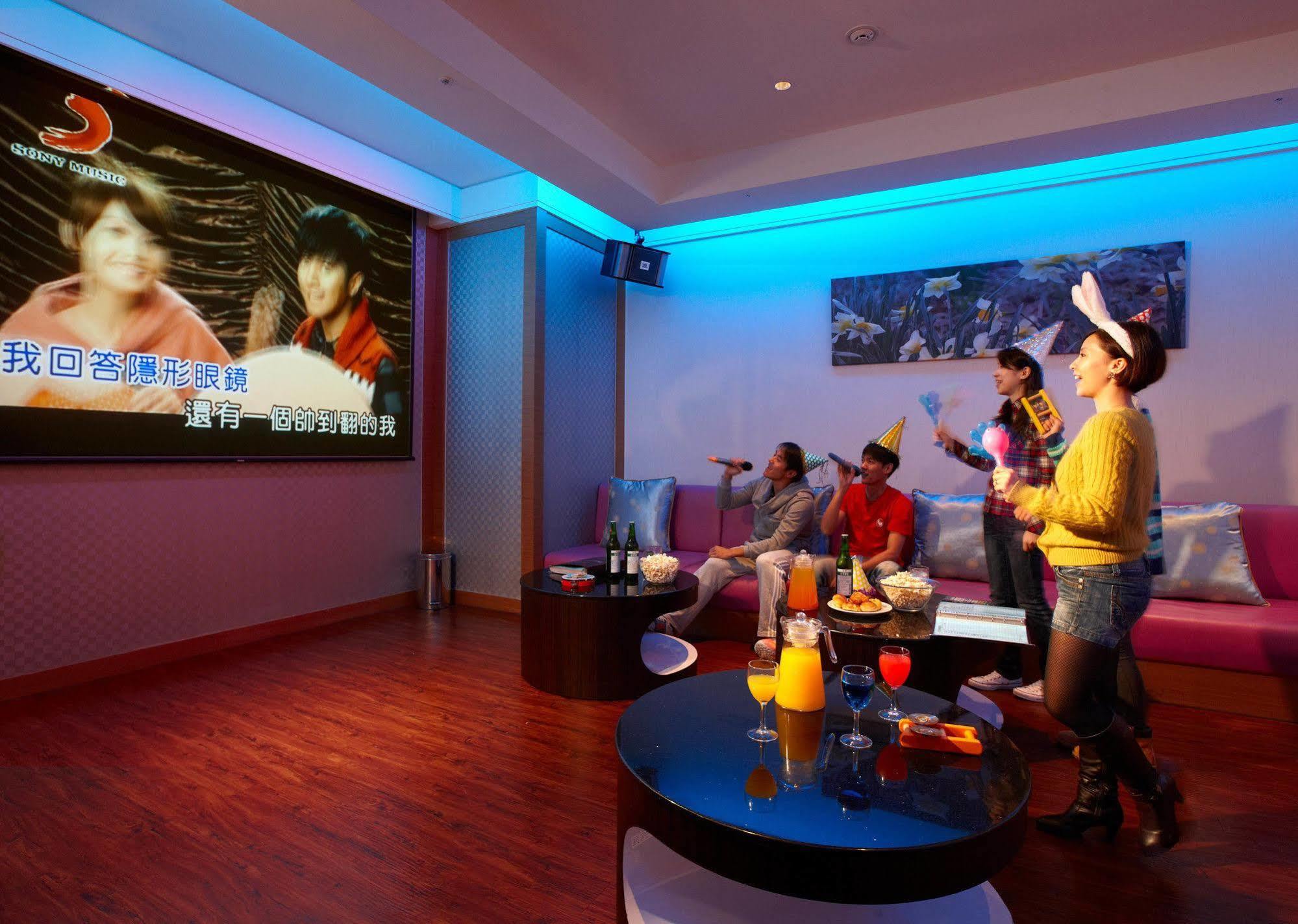 Evergreen Resort Hotel - Jiaosi Jiaoxi Exterior foto Karaoke in Seoul, South Korea